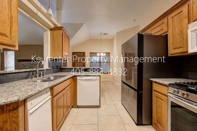 Building Photo - Amazing 4BD/3BTH home with a 3 car garage in the exclusive Cedar Pointe Gated Community!