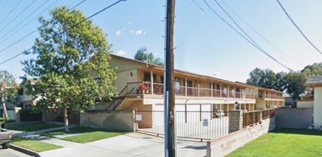 Building Photo - 7222 Melrose St