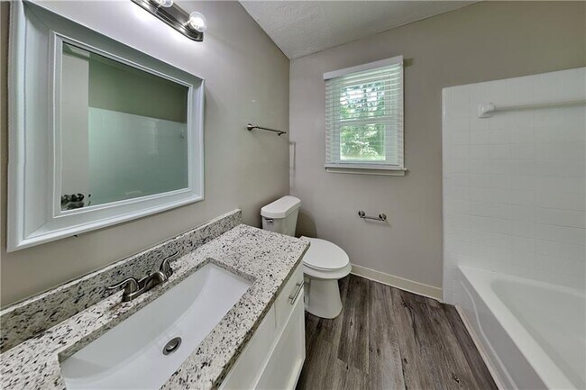 Building Photo - 6839 Woodcreek Ln