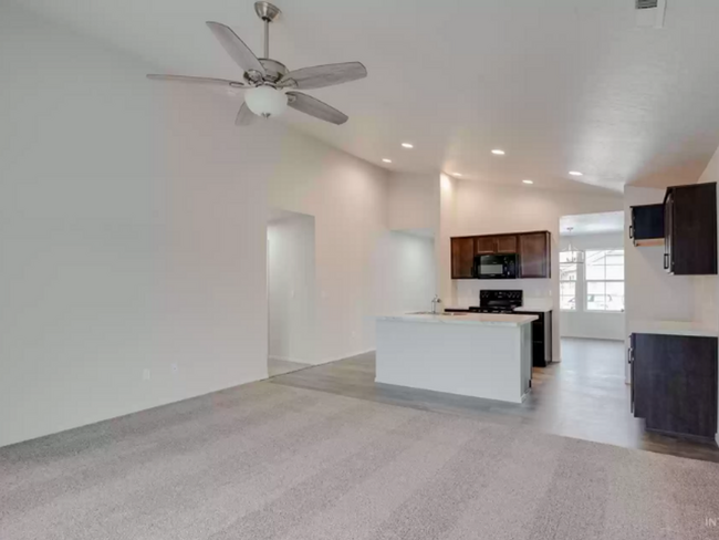 Building Photo - 2523 E Moon Eye Dr
