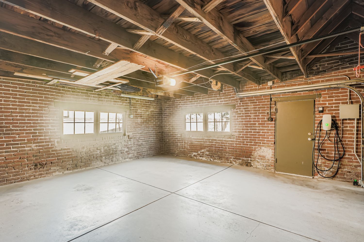 Building Photo - 1655 Jasmine St