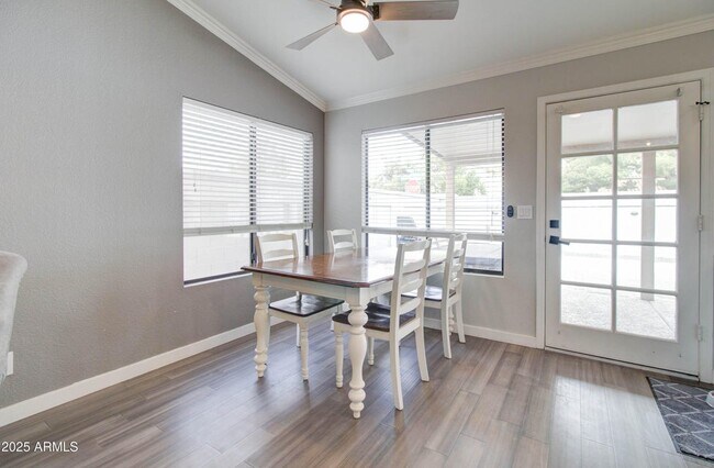 Building Photo - 372 W Larona Ln