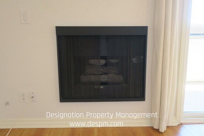 Building Photo - 156 S Oak Knoll Ave