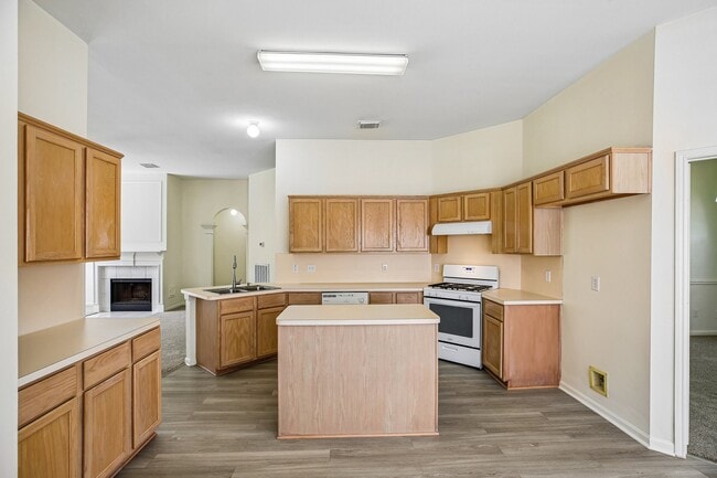 Building Photo - 16911 Bouldgreen