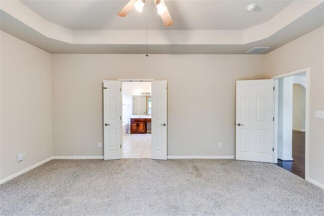 Building Photo - 15524 Belfin Dr