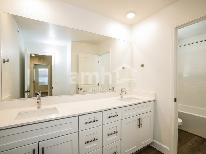 Building Photo - 6439 Intuition Ln