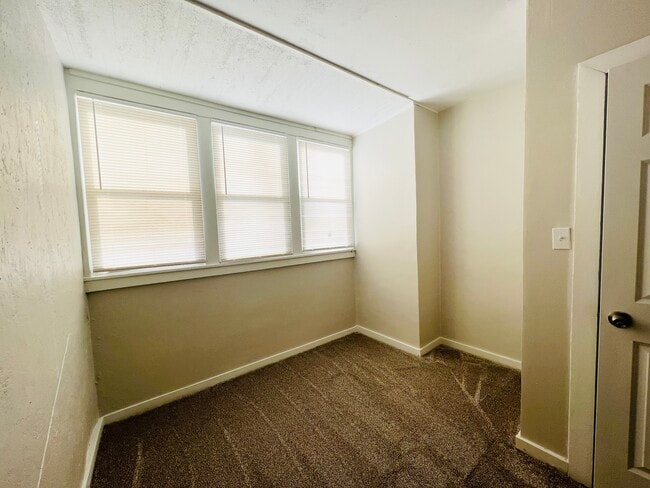 Smaller bedroom downstairs - 48 Convis St
