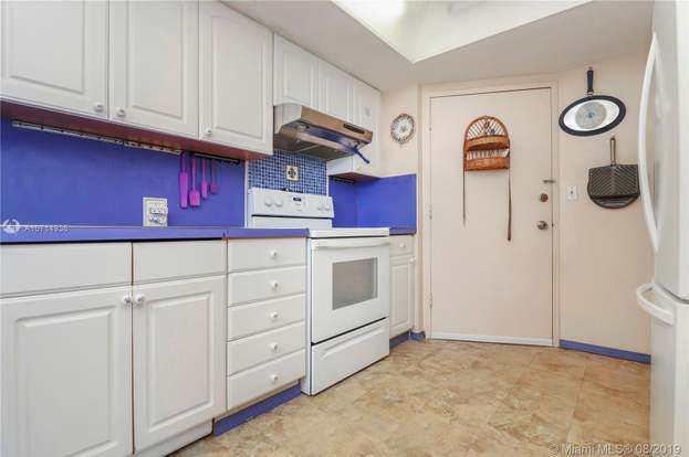 Building Photo - 1351 NE Miami Gardens Dr