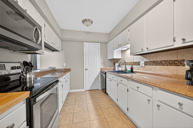 Building Photo - 4064 Belle Park Dr