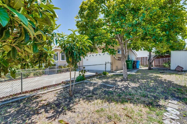 Building Photo - FOR RENT – Beautifully Updated 4 Bed / 3 Bath Home in Prime Santa Clara Location (NVIDIA)