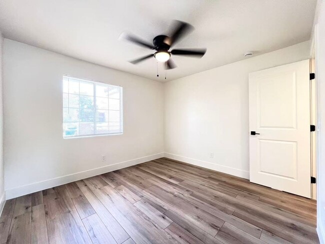 Building Photo - 230 Mission Catalina Ln