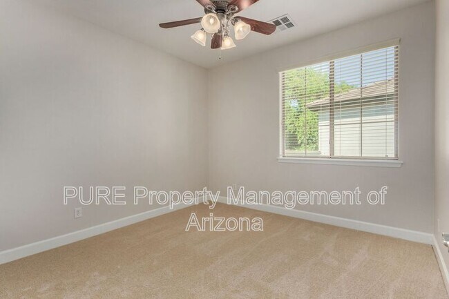 Building Photo - 3311 S Sunland Dr