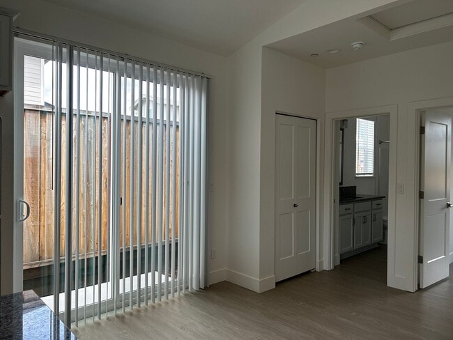 Building Photo - 1 BED 1 BATH ADU