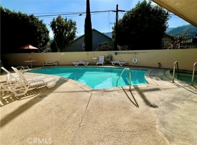 Building Photo - 3010 Montrose Ave