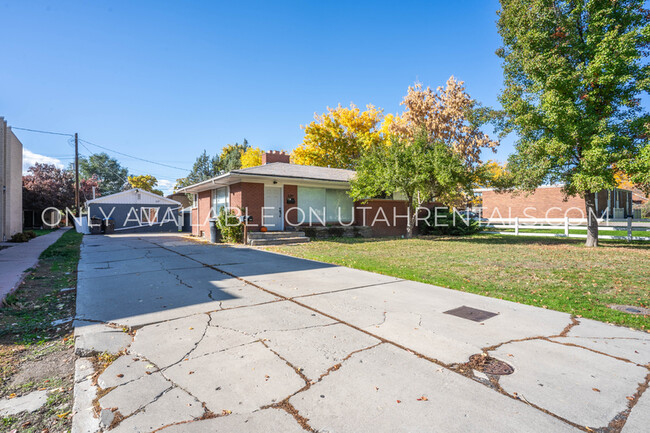 Building Photo - 639 600 W