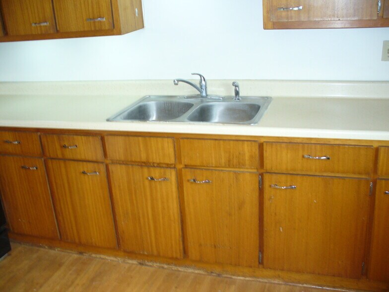 Building Photo - 6845 Carman Dr