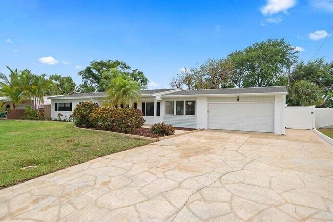 Building Photo - 470 Watts Way