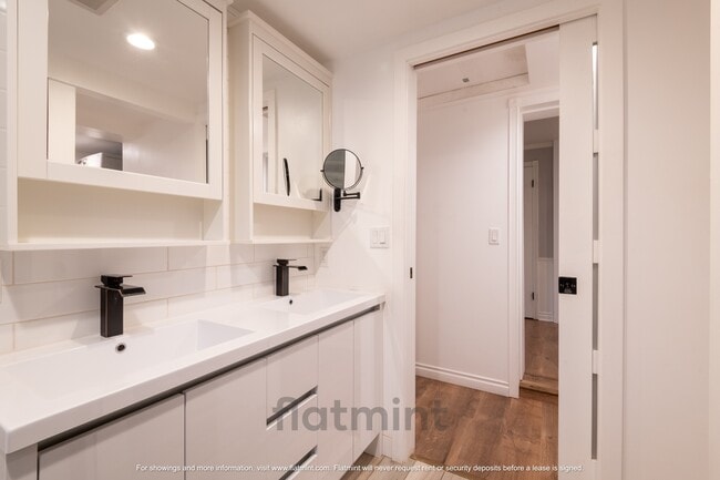 Building Photo - 16111 Stone Ave N