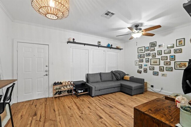 Building Photo - 2804 Rio Grande St