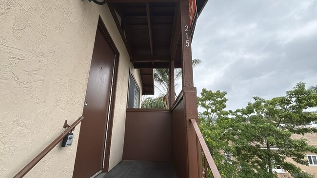 Building Photo - 215 Millar Ave