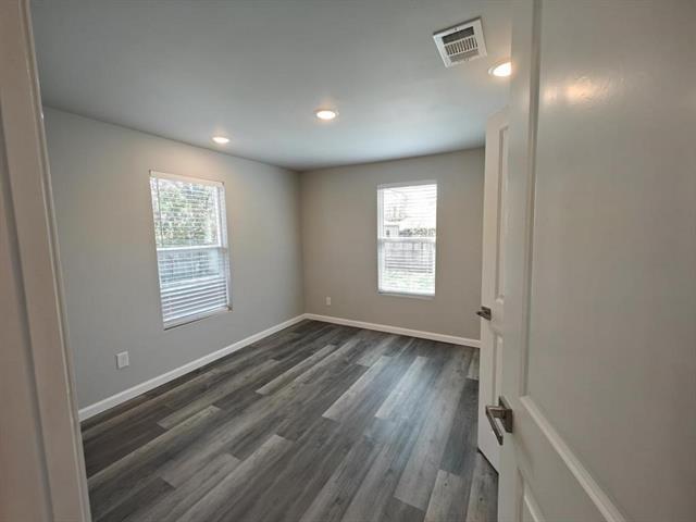 Building Photo - 207 W College Ave