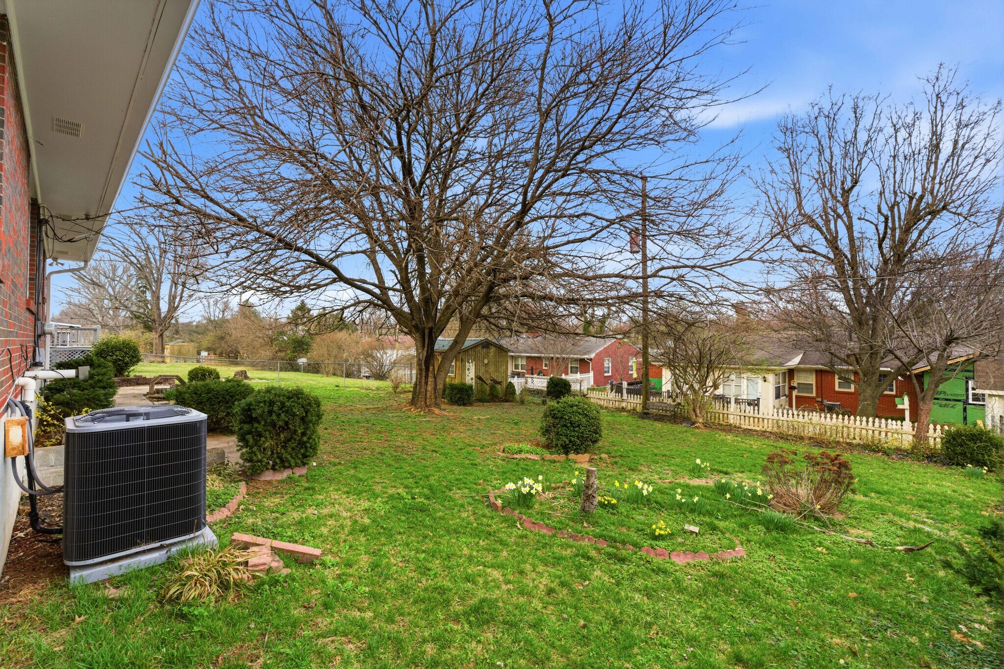 Building Photo - 925 Ashland Ave