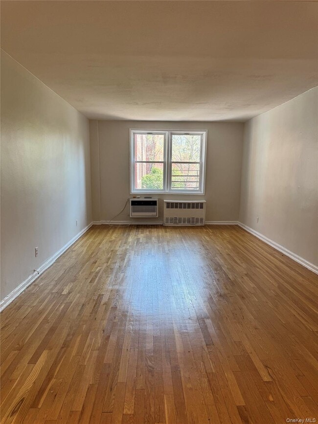 Building Photo - 700 Scarsdale Ave