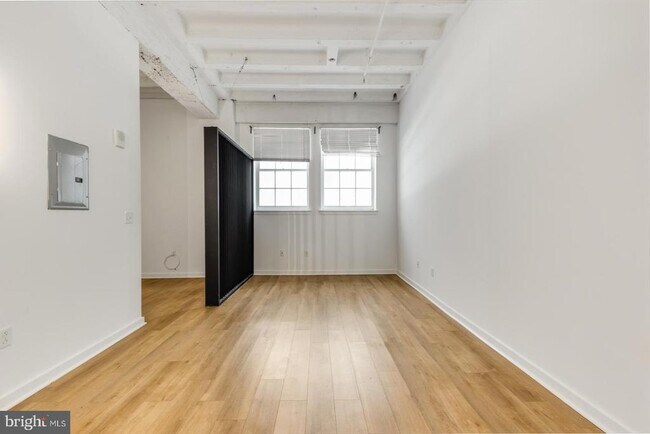 Primary Photo - 109 W Wildey St
