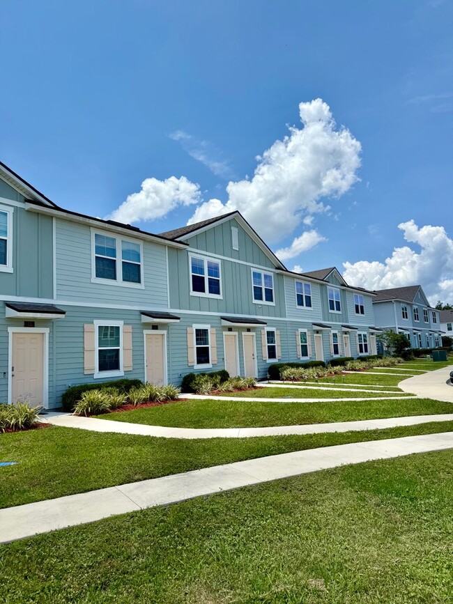 Building Photo - 2BR/3BA Townhome Sweet Townhome - Pet Frie...