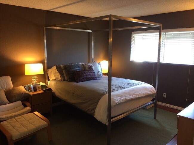 Building Photo - Milwaukee, WI