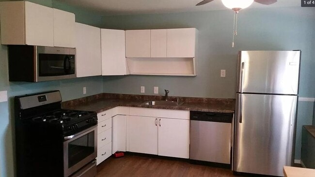 Building Photo - 2902 Lawndale Dr