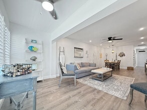 Building Photo - 1021 Flame Vine Ave