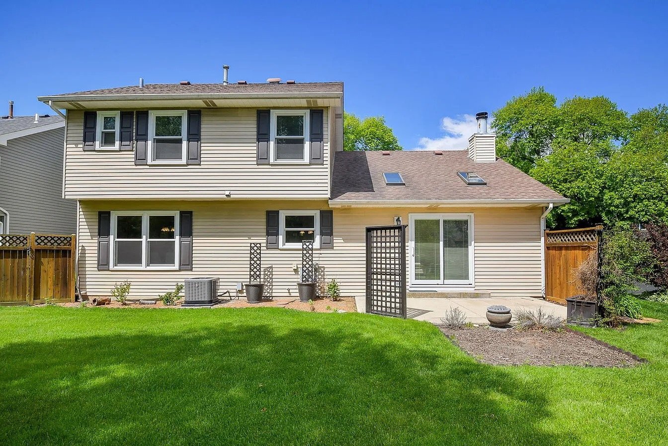 Building Photo - 2264 Briarhill Dr