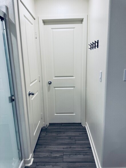 Building Photo - 80425 Enclave Ct