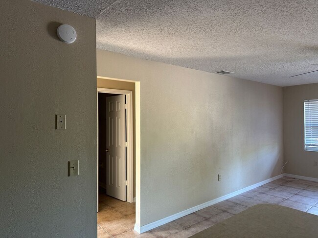 Building Photo - 2-Bedroom, 1-Bathroom home in Winter Haven