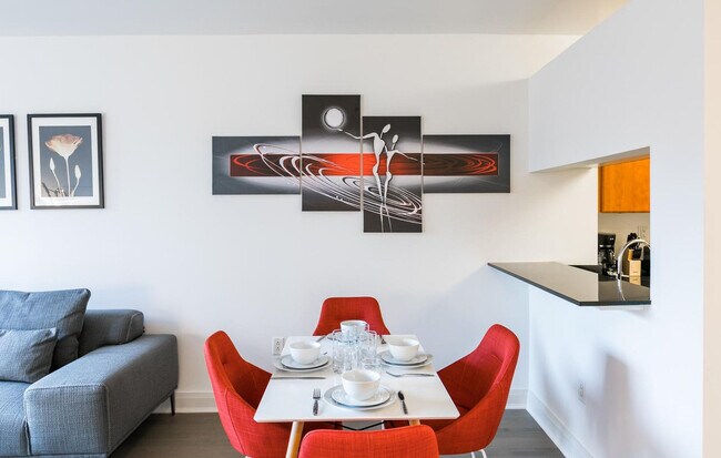 Building Photo - 45 E 33rd St