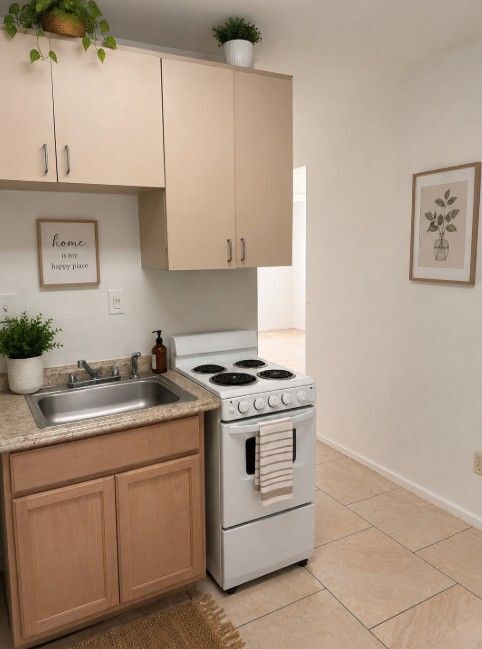 Building Photo - 1310 NW 9th Pl
