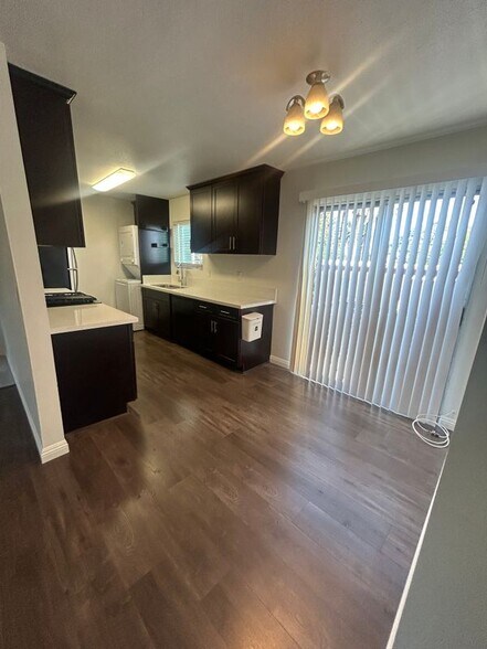 Building Photo - 1305 N Garfield Ave