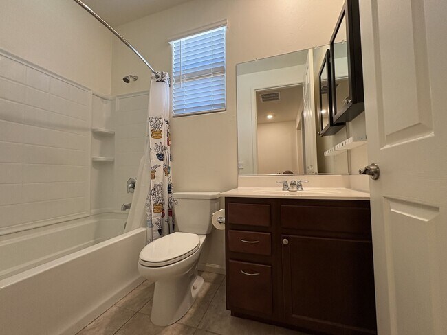 Building Photo - Four bedroom beauty in Star Valley