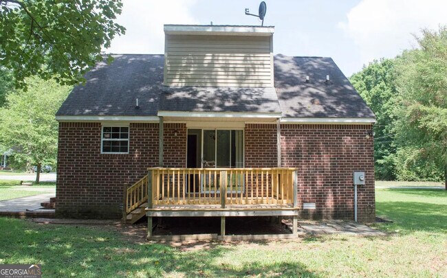 Building Photo - 1080 Maple Cir