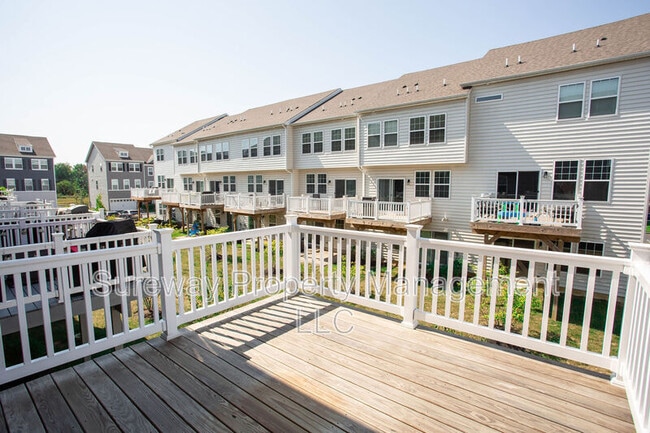 Building Photo - 13 Verona Ln