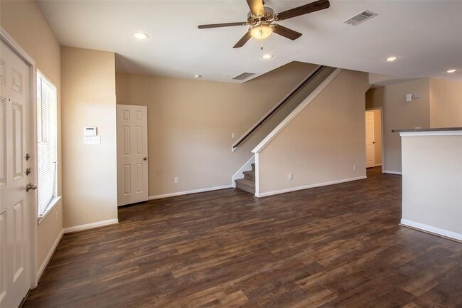 Building Photo - 8122 Cabot St