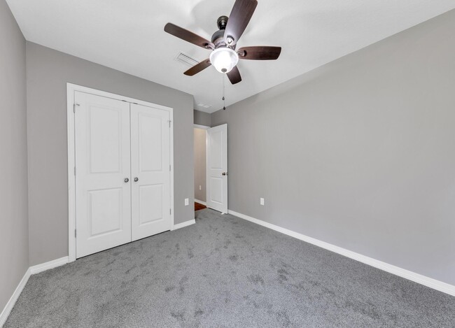 Building Photo - 129 Fairway Dr