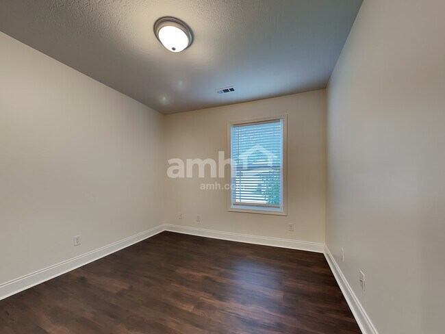 Building Photo - 127 Ann Cove Ln