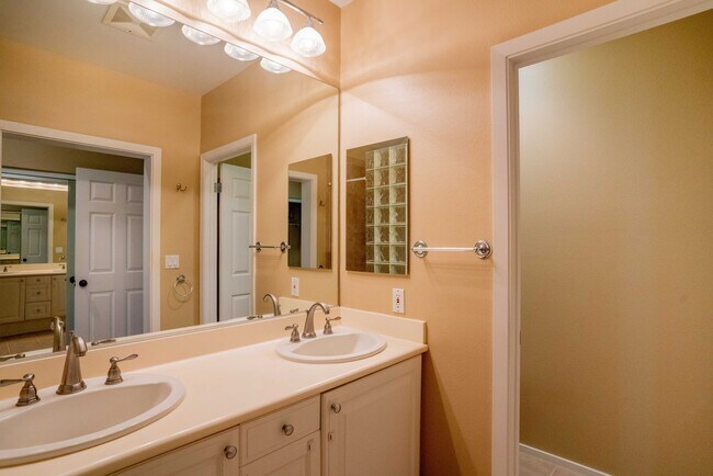 Building Photo - Ko Olina Coconut Plantation 2 Bedroom, 2 Bath, Plus Den/Office (or 3rd Bedroom)