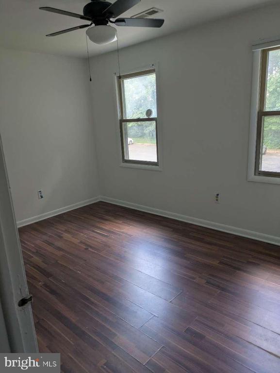 Building Photo - 5281 Daffodil Dr