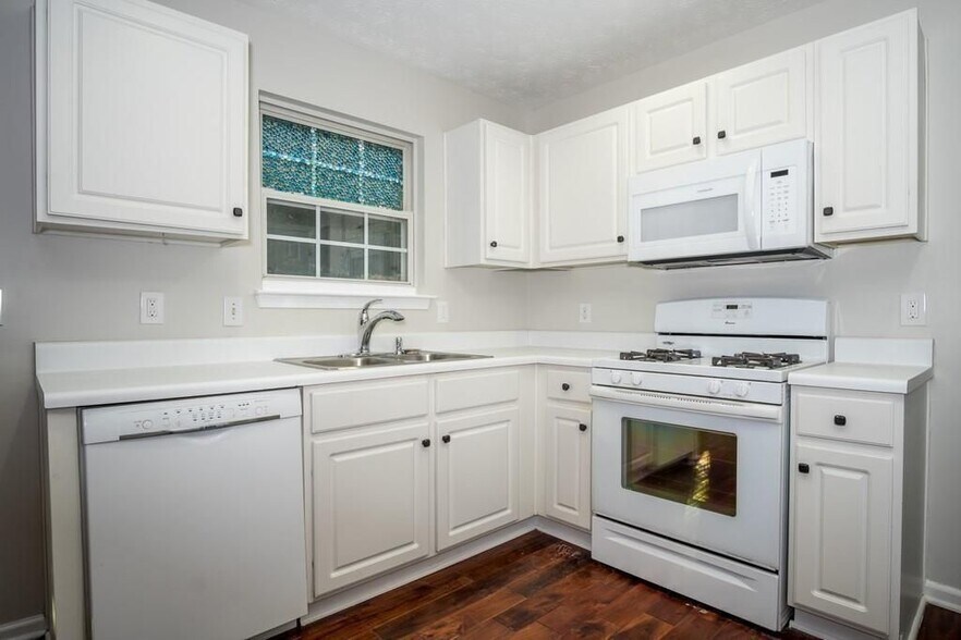 Building Photo - 1078 River Plantation Dr