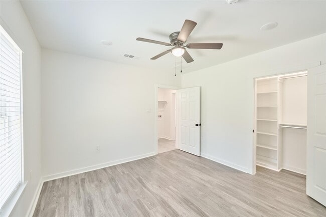 Building Photo - 406 McPhail St