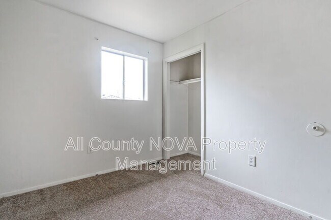 Building Photo - 906 Anvil Rd