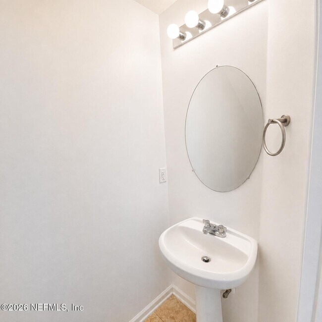 Building Photo - 1500 Calming Water Dr